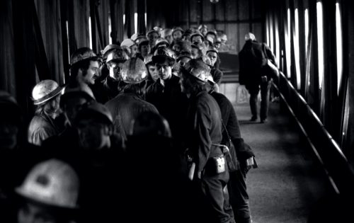 9. miners discuss union issues
