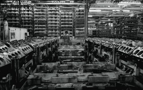 17. the car factory engine stores
